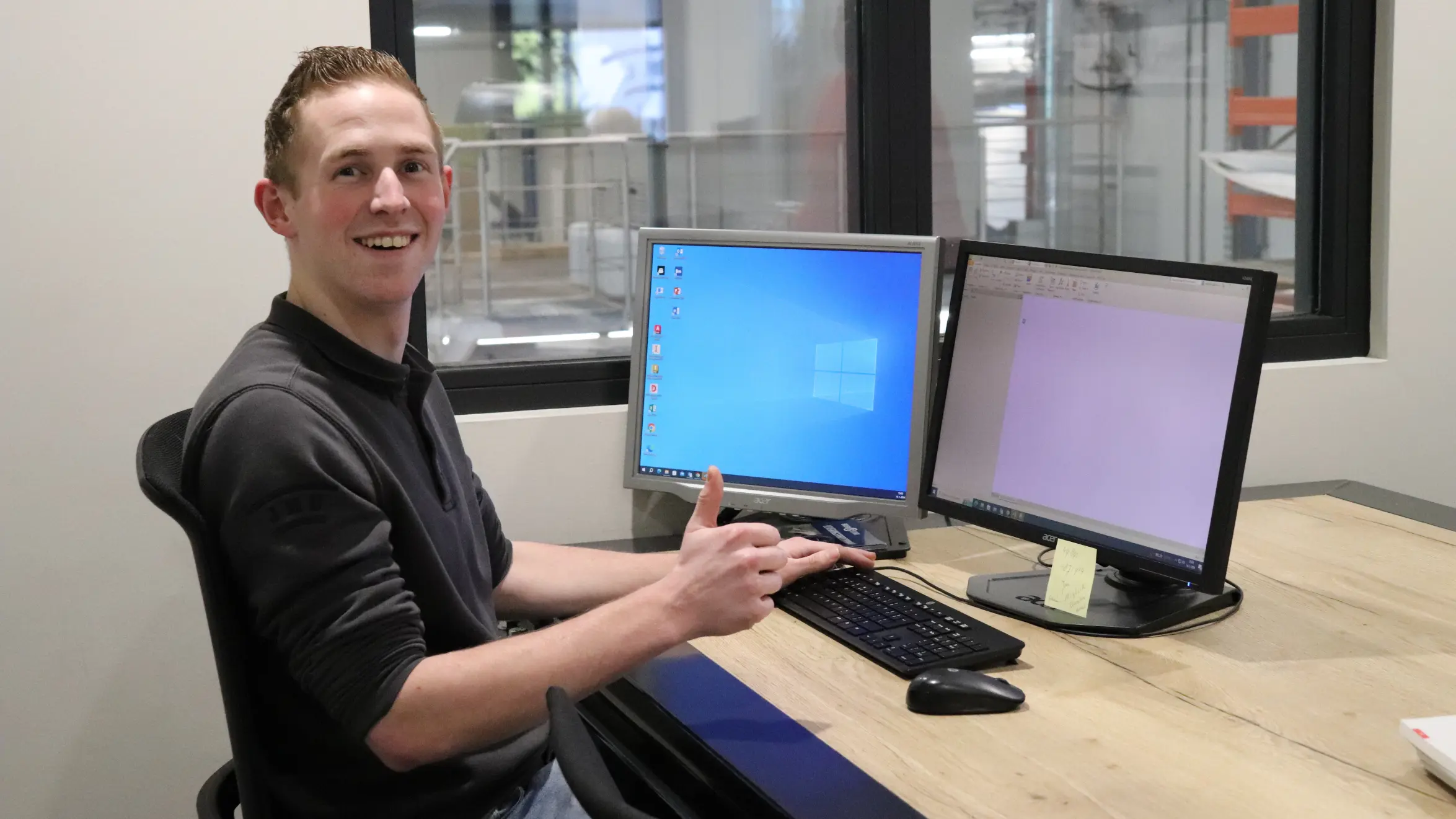 werkvoorbereider aan het werk